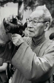中國(guó)最早<em>的</em><em>攝影</em>記者郎靜山，把中國(guó)繪畫<em>的</em>原理應(yīng)用到<em>攝影</em>上<em>的</em>第一人