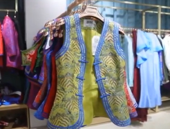 民族的就是世界的，阿泯娜民族服飾把中國傳統(tǒng)服飾與現(xiàn)代服飾結(jié)合