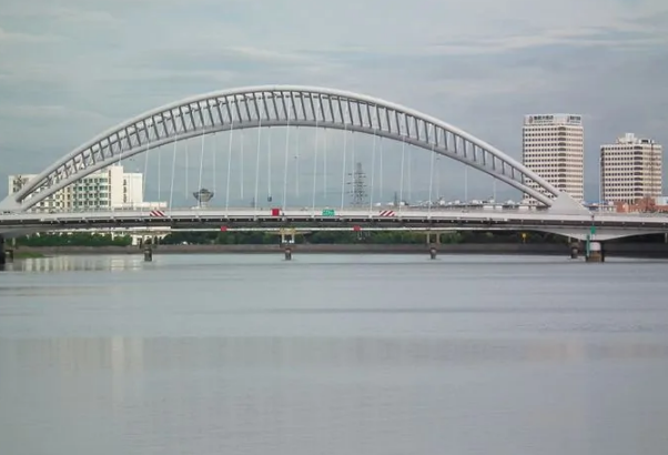 下承<em>式</em><em>橋</em>—橋面系在<em>橋</em>跨承重結(jié)構(gòu)下面的橋梁