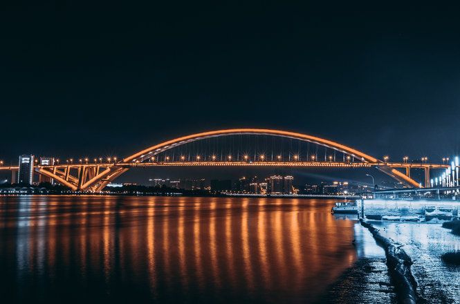 世界大跨徑拱橋—盧浦大橋