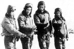 “空中拼刺刀”，拼出如今鋼多氣盈骨更硬——李世英中隊(duì)演練戰(zhàn)術(shù)