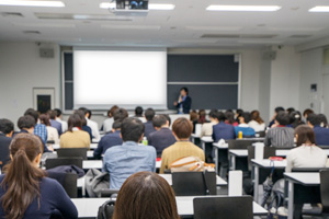 通識課：團隊精神拓展訓練課程思政教學案例