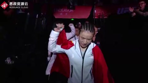 42秒KO對(duì)手，女孩張偉麗成為中國首位UFC冠軍