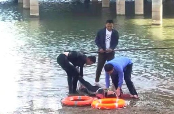 跳湖救人+心肺復蘇，張清光這波操作英勇，更專業！
