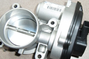 節(jié)氣門—控制空氣進入<em>發(fā)動機</em>的可控閥門