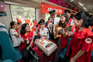 <em>授課</em><em>圖片</em>—<em>列車</em>載著幸福行