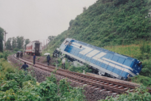 <em>授課</em><em>圖片</em>—<em>機(jī)車</em>脫軌現(xiàn)場(chǎng)3