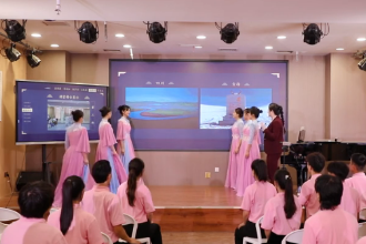 <em>微</em><em>課</em>：<em>音樂</em>表演<em>專業(yè)</em>《黃河流域民歌<em>的</em>演唱訓(xùn)練—四船民歌＜采花＞<em>的</em>舞臺設(shè)計(jì)》