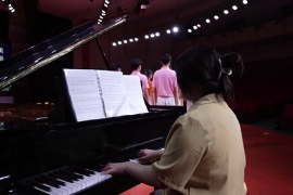 <em>微</em><em>課</em>：美育類<em>專業(yè)</em>《美育課程—<em>合唱</em><em>藝術(shù)</em><em>鑒賞</em><em>與</em><em>實(shí)踐</em>—教案6—變化指揮語(yǔ)言<em>的</em>情感傳達(dá)》