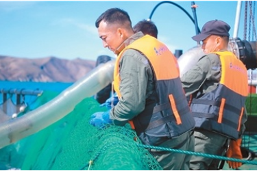 <em>新疆</em>：“<em>水產(chǎn)</em><em>大</em><em>省</em>”<em>養(yǎng)成</em><em>記</em>4