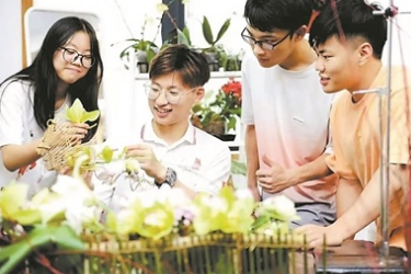 陸亦煒：不負“<em>花</em>”樣年華